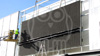 Installation d'un ecran LED fullcolor de 60 m� en fa�ade du magasin Leclerc de Chinon.